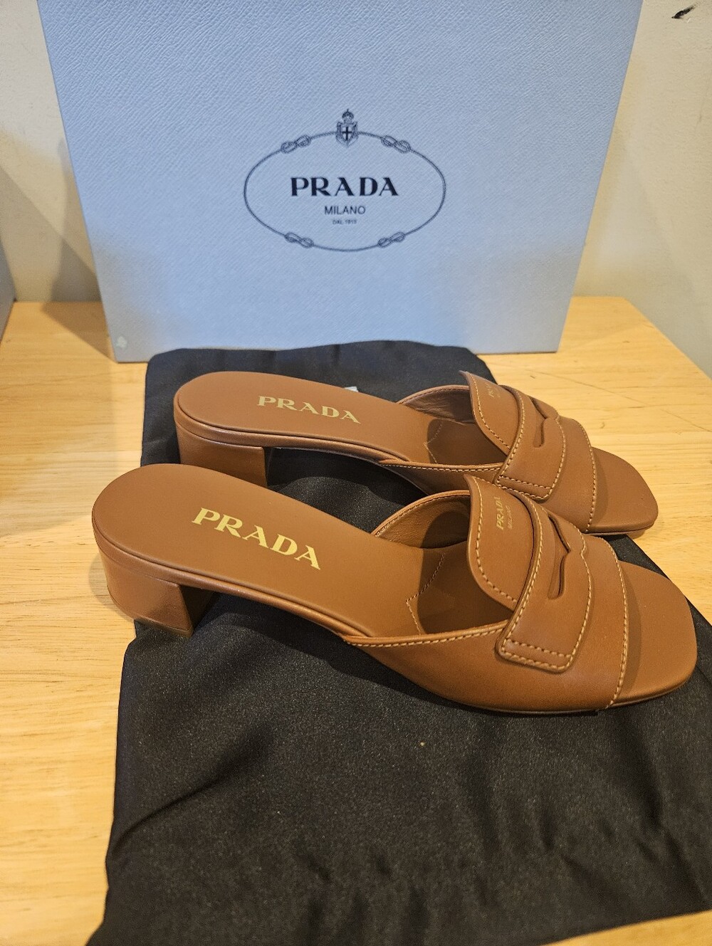 $1,120 Prada Leather Slide Sandals Brown 35mm Logo-Stamp EU 37 US 7 BNIB - Picture 3 of 9
